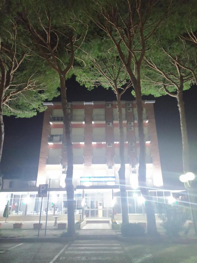 Hotel Madonna Del Pino チェルヴィア エクステリア 写真