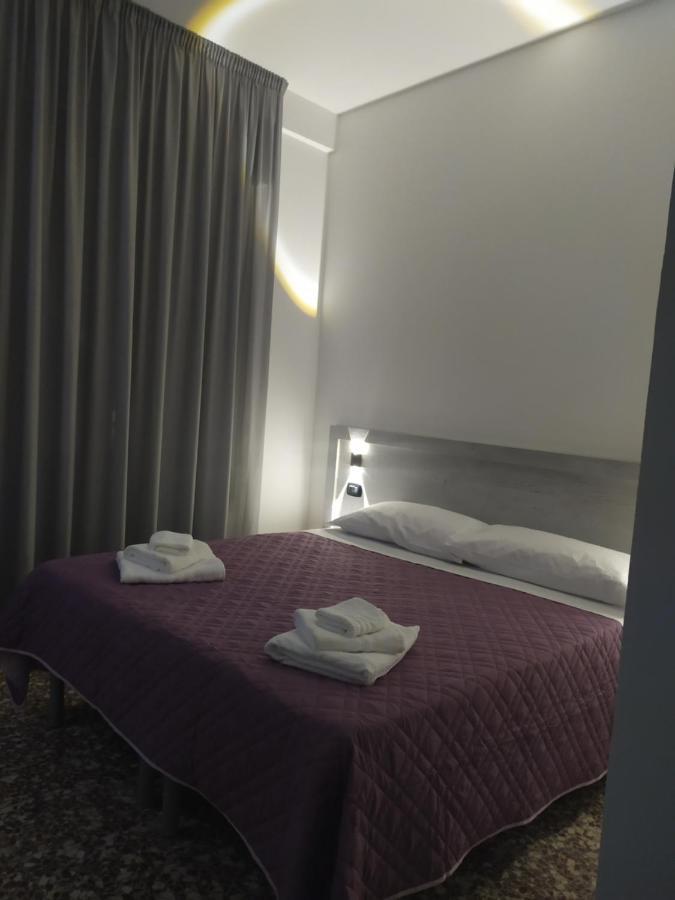 Hotel Madonna Del Pino チェルヴィア エクステリア 写真