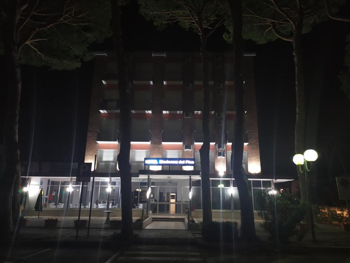 Hotel Madonna Del Pino チェルヴィア エクステリア 写真